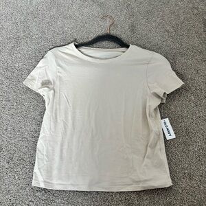 3/$25 Old Navy Women's Cream T-Shirt